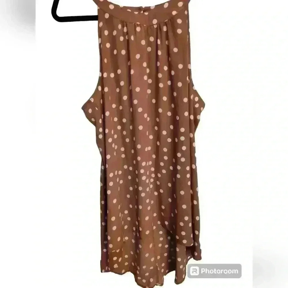 Torrid, size 0. Brown with white polka dots, high-low top.#125